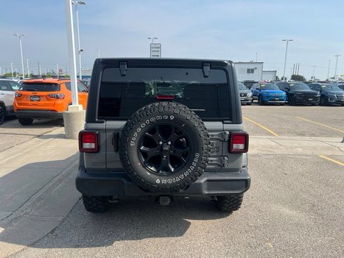 Used 2022 Jeep Wrangler Sport AWD/4WD image 4