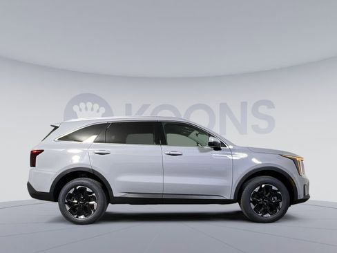 New 2026 Kia Sorento S image 7