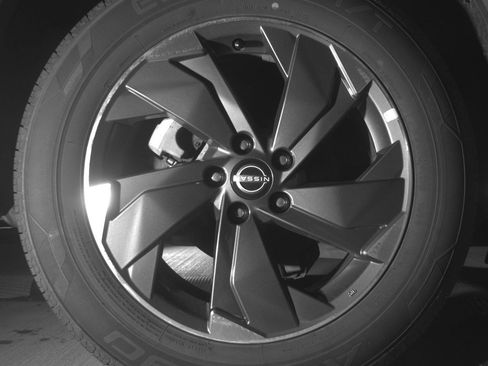 Used 2025 Nissan Rogue SV FWD image 15