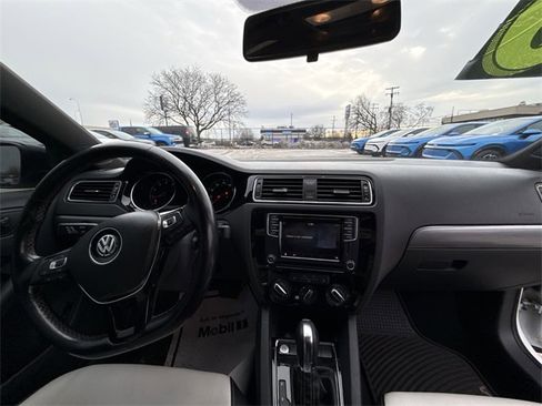 Used 2016 Volkswagen Jetta Sport image 19