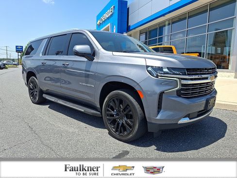 Used 2021 Chevrolet Suburban LT w/ LT Signature Package AWD/4WD image 1