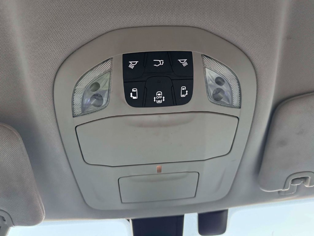 Used 2017 Chrysler Pacifica Touring-L Plus FWD image 32