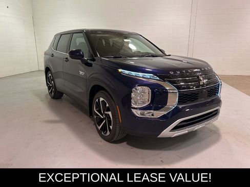 New 2025 Mitsubishi Outlander SE image 1