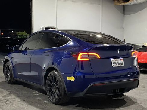 Used 2020 Tesla Model Y Long Range image 2