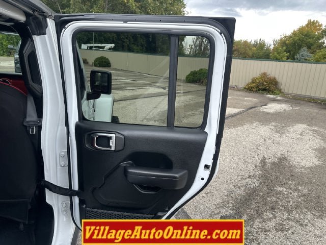 Used 2018 Jeep Wrangler Unlimited Rubicon AWD/4WD image 37