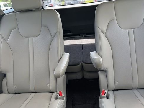 Used 2023 Kia Sorento X-Line EX image 3