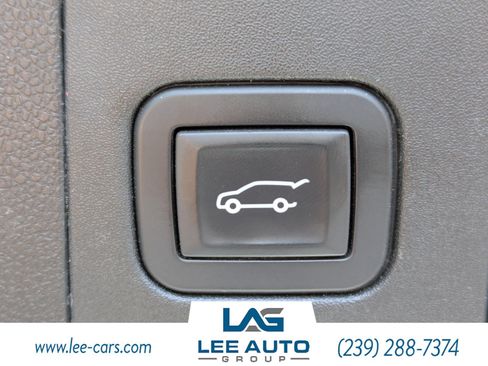 Used 2019 Cadillac XT4 Premium Luxury AWD/4WD image 12
