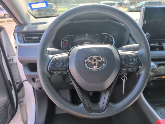 Certified 2025 Toyota RAV4 LE AWD/4WD image 17