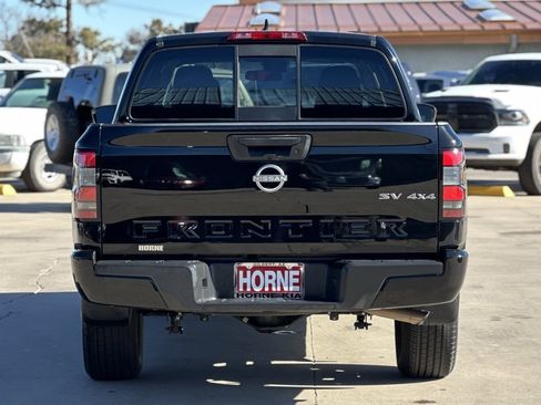 Used 2022 Nissan Frontier SV image 4