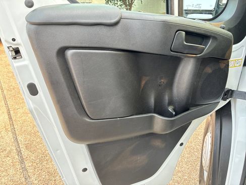 Used 2025 RAM ProMaster 2500 w/ Convenience Group FWD image 22
