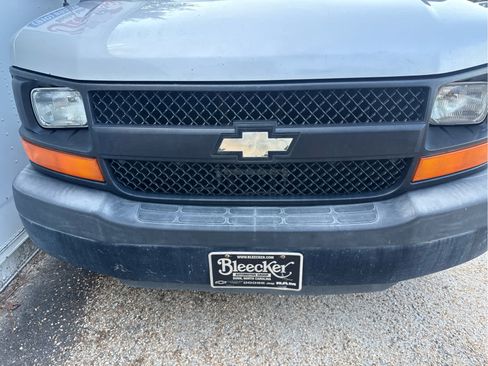 Used 2010 Chevrolet Express 3500 LS RWD image 10