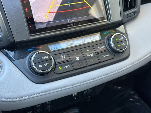 Used 2016 Toyota RAV4 Limited FWD image 20
