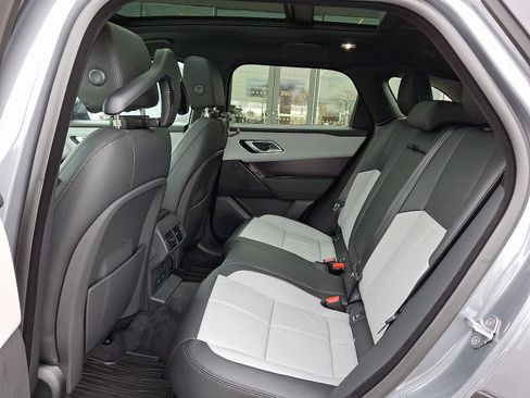 New 2026 Land Rover Range Rover Velar Dynamic SE image 5