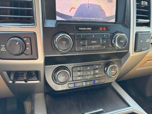 Used 2020 Ford F350 Lariat w/ Lariat Value Package AWD/4WD image 6