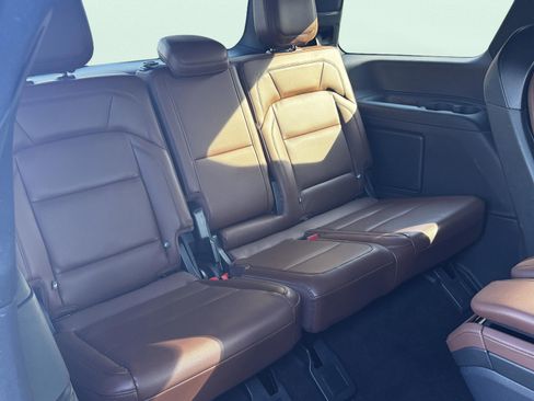 Used 2025 Lincoln Navigator Reserve image 32