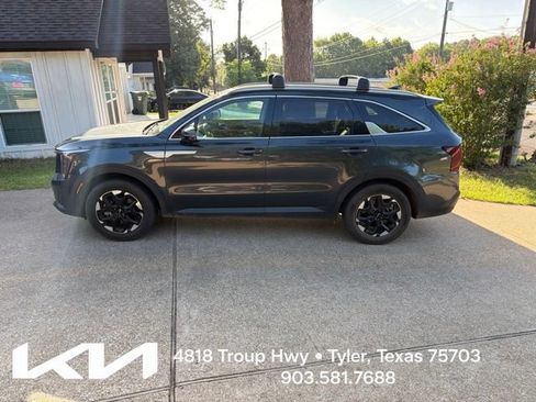 Used 2024 Kia Sorento S w/ Panoramic Sunroof Package FWD image 7