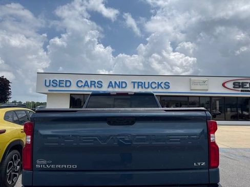 Used 2024 Chevrolet Silverado 1500 LTZ w/ LTZ Premium Package AWD/4WD image 6
