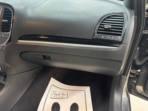 Used 2017 Chrysler 300 S RWD image 17