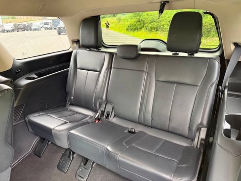 Certified 2024 Ford Expedition XLT AWD/4WD image 8