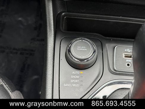 Used 2023 Jeep Cherokee Altitude Lux image 26