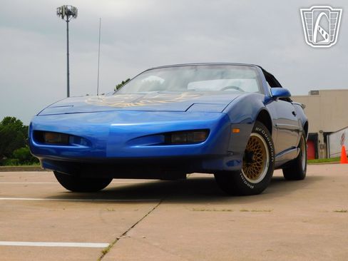 Used 1991 Pontiac Firebird Convertible RWD image 23
