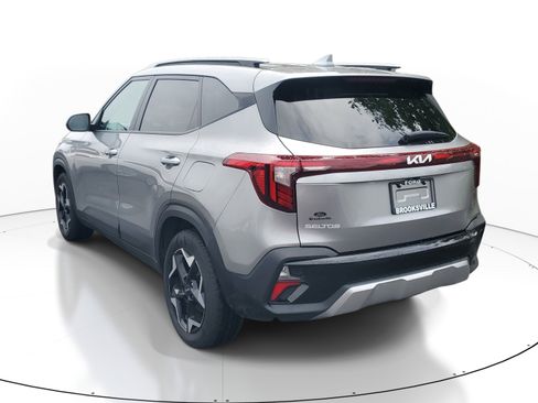 Used 2025 Kia Seltos S FWD image 4