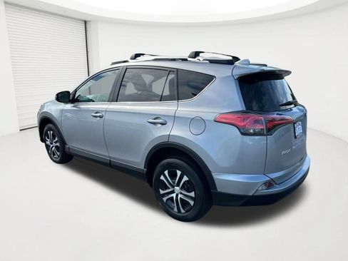 Used 2018 Toyota RAV4 LE w/ All Weather Liner Package AWD/4WD image 7