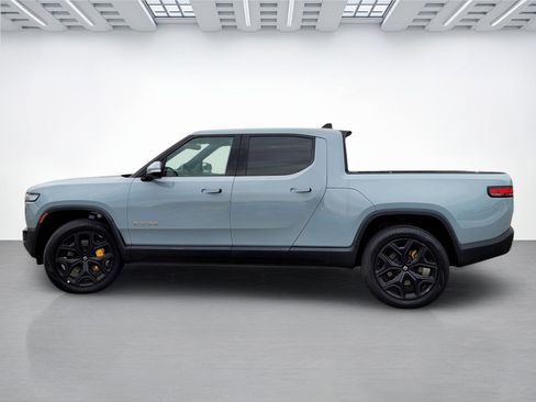 Used 2022 Rivian R1T Adventure image 7