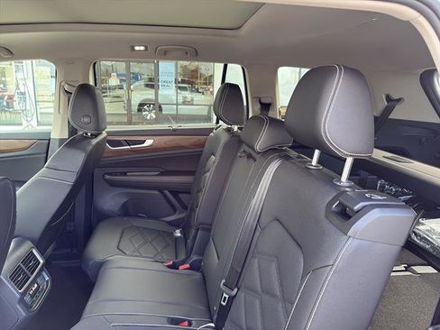 New 2026 Volkswagen Atlas SE image 10