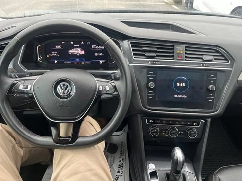 Used 2020 Volkswagen Tiguan SEL AWD/4WD image 14