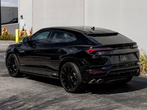 Used 2024 Lamborghini Urus S image 3