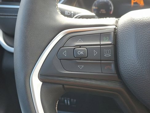 New 2025 Jeep Grand Cherokee L Altitude image 24