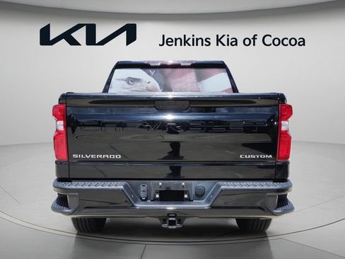 Used 2022 Chevrolet Silverado 1500 Custom AWD/4WD image 6