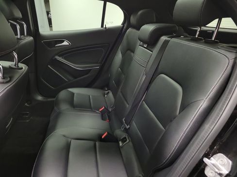 Used 2020 Mercedes-Benz GLA 250 4MATIC image 19