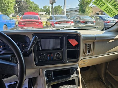 Used 2003 Chevrolet Tahoe LS RWD image 25