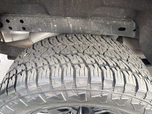 Used 2022 Chevrolet Colorado Z71 w/ Trail Boss Package image 12