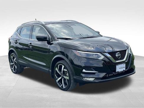 Certified 2020 Nissan Rogue Sport SL w/ Premium Package image 3