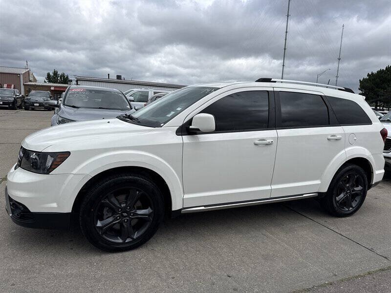 Used 2020 Dodge Journey Crossroad FWD image 2