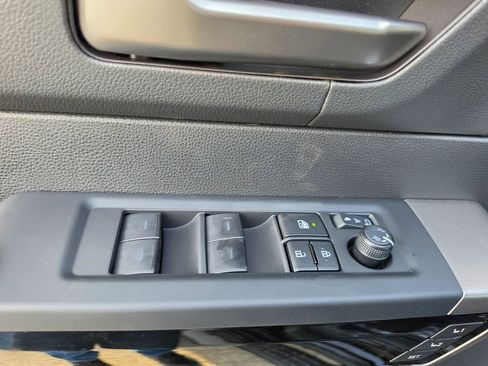 New 2026 Toyota Tundra Limited AWD/4WD image 10