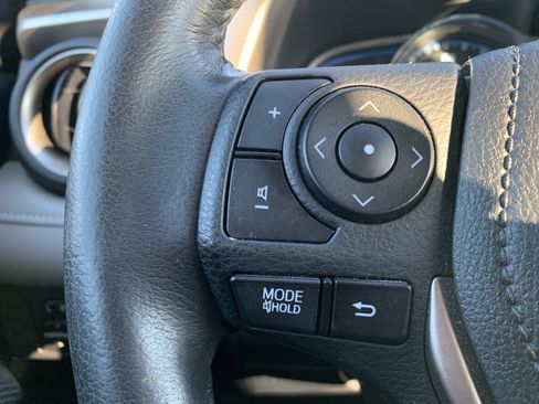 Used 2013 Toyota RAV4 Limited image 19