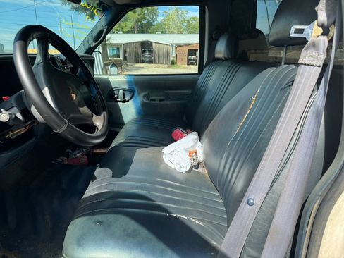 Used 1998 GMC Sierra 2500 SL RWD image 5