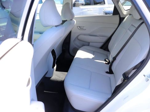 Used 2024 Hyundai Kona SEL AWD/4WD image 12