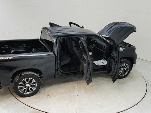 Used 2022 Chevrolet Silverado 1500 LT AWD/4WD image 32