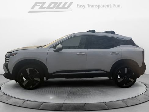 Used 2025 Nissan Kicks SR image 5