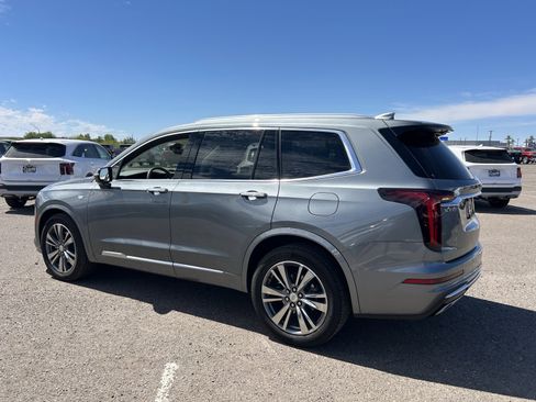 Used 2021 Cadillac XT6 Premium Luxury image 3