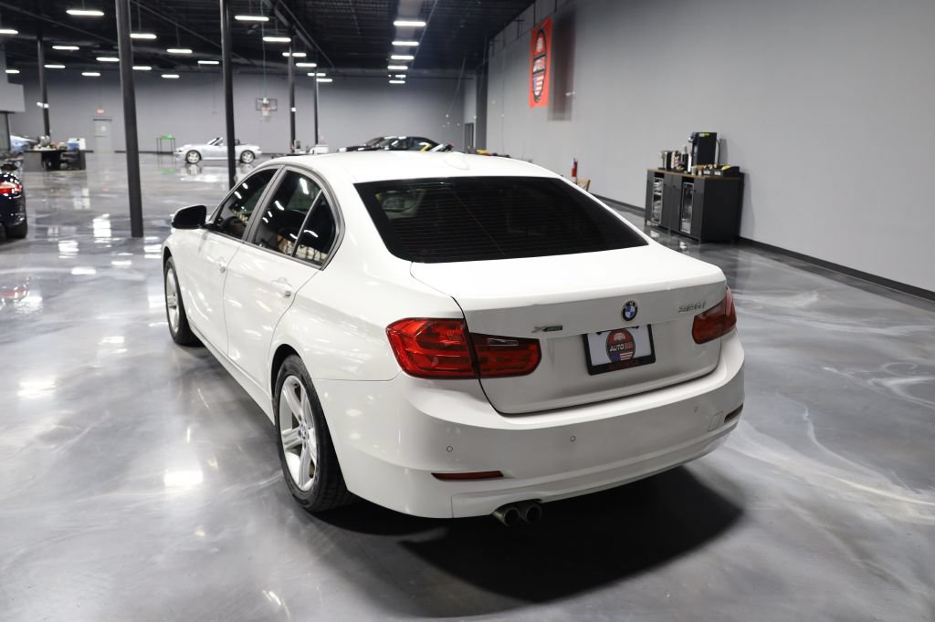 Used 2015 BMW 328i xDrive Sedan AWD/4WD image 5