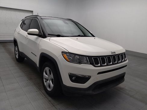 Used 2020 Jeep Compass Latitude w/ Cold Weather Group AWD/4WD image 13