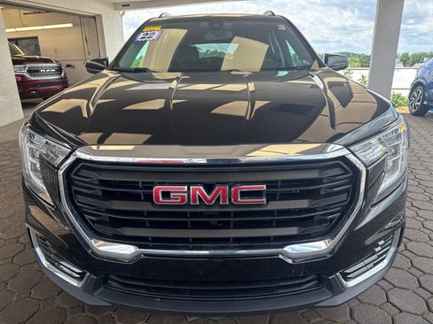 Used 2022 GMC Terrain SLE w/ Driver Convenience Package AWD/4WD image 2