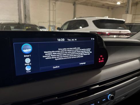 Used 2025 Hyundai Palisade SEL FWD image 17
