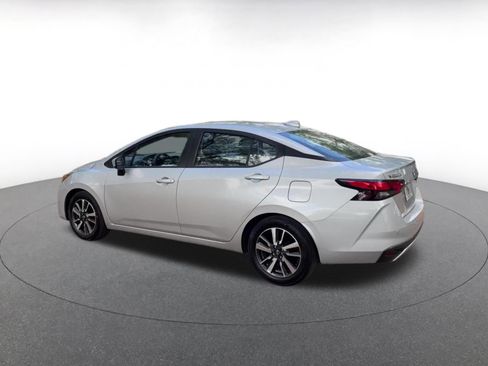 Used 2025 Nissan Versa SV image 10